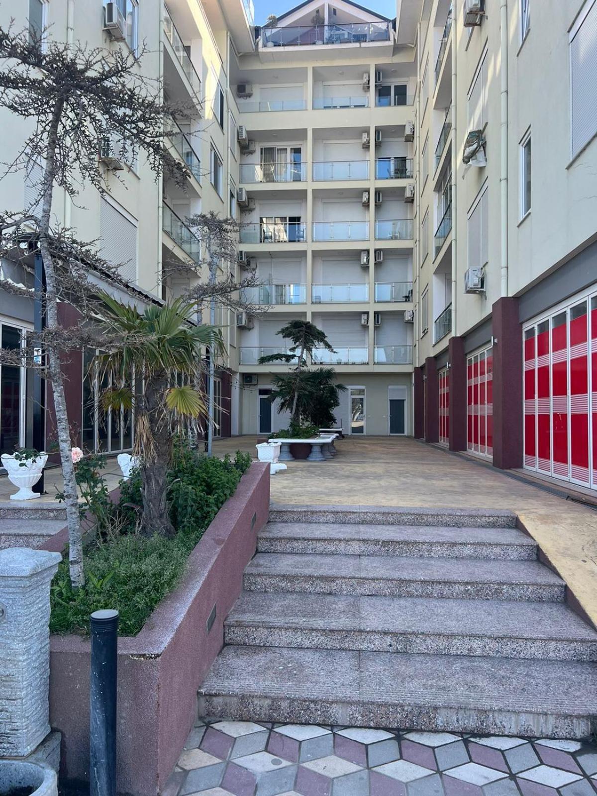 Shengjin Apartaments Eksteriør bilde